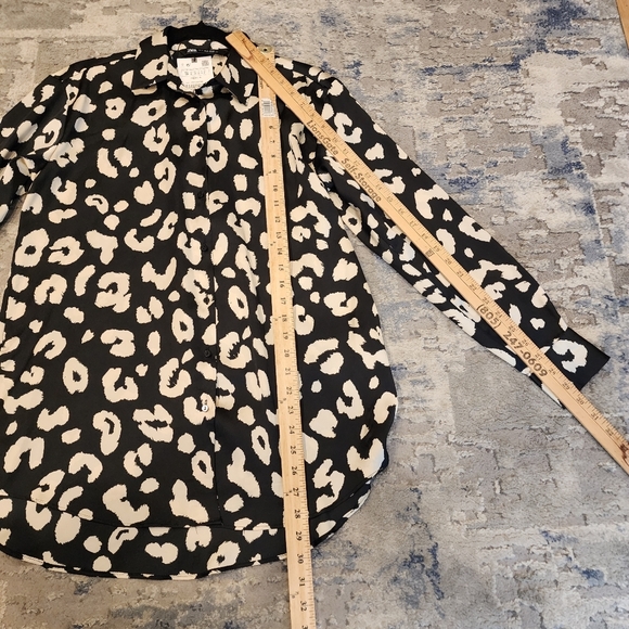 NWT Zara Satin Long Sleeve Button Down Top Leopard Cheetah Black Ivory Small - Picture 9 of 16